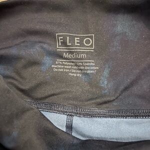 Blue and black tie dye Fleo leggings